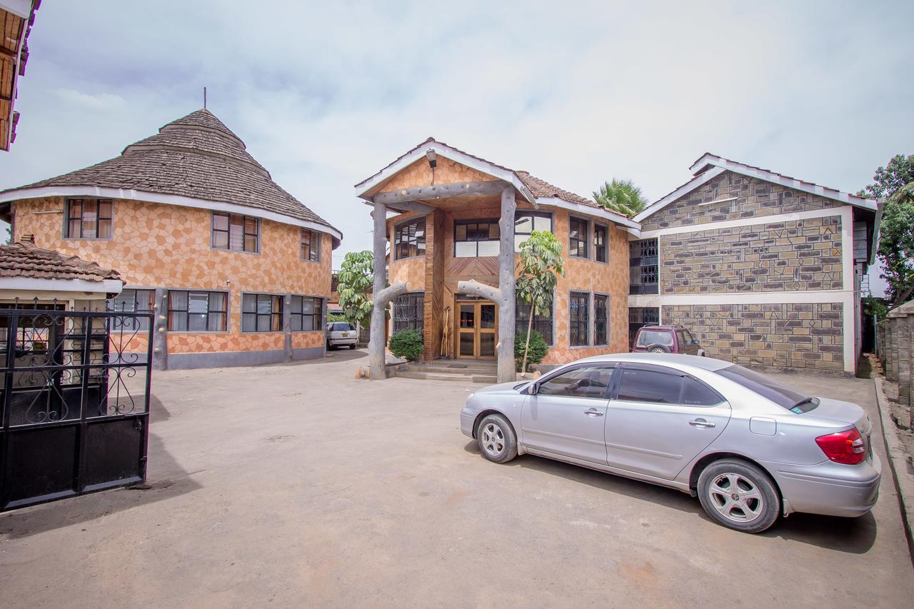 Hotel Genevieve Nakuru Zewnętrze zdjęcie